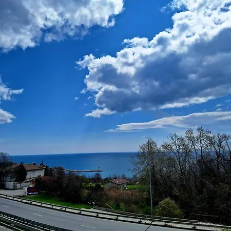 Trakata-sea View And Free Parking Отель